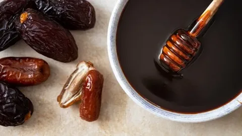تصویر 3 از خرید عسل خرما طبیعی + قیمت فروش استثنایی